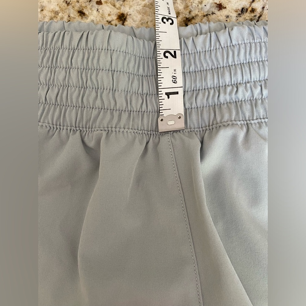 EUC MPG athletic short size xs in grey - Picture 4 of 9